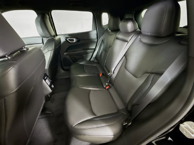 New 2026 Jeep Compass Latitude AWD/4WD image 23