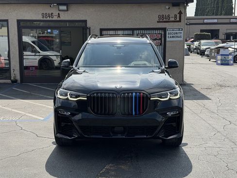 Used 2022 BMW X7 M50i w/ Dynamic Handling Package AWD/4WD image 2