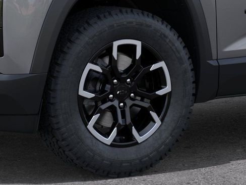 New 2026 Chevrolet Equinox ACTIV w/ Convenience Package III AWD/4WD image 9