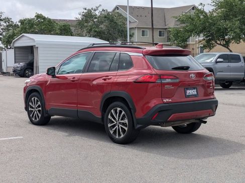 Used 2024 Toyota Corolla Cross XLE w/ Convenience Package image 7