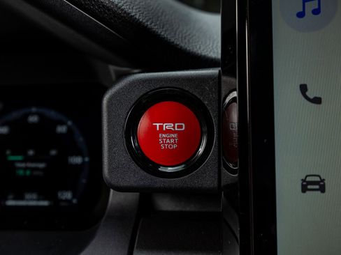 Used 2025 Toyota 4Runner TRD Off-Road Premium image 23