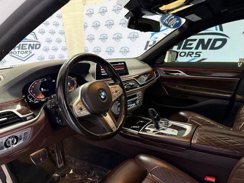Used 2021 BMW 750i xDrive w/ Luxury Rear Seating Package image 20