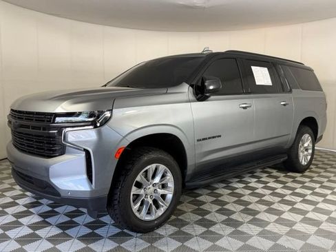 Used 2023 Chevrolet Suburban Premier RWD image 2