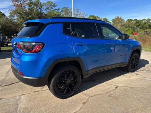 New 2026 Jeep Compass Latitude image 3