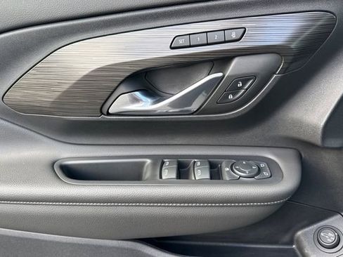 Used 2023 GMC Terrain SLT w/ Elevation Edition FWD image 11