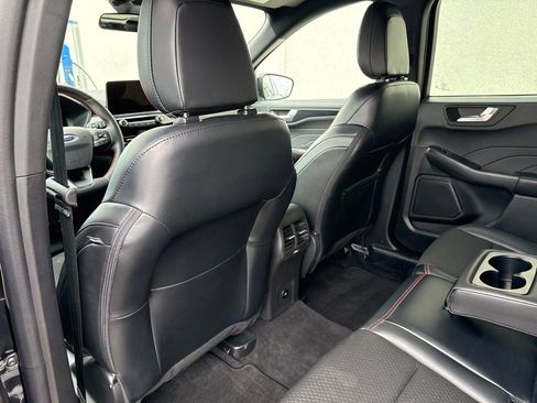 Used 2025 Ford Escape ST-Line Select AWD/4WD image 23