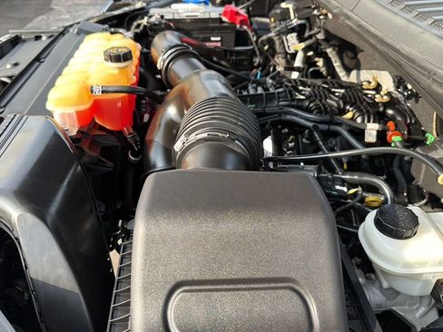 Used 2018 Ford F150 Lariat w/ Equipment Group 502A Luxury AWD/4WD image 34