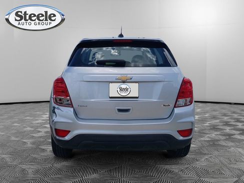 Used 2018 Chevrolet Trax LS FWD image 15