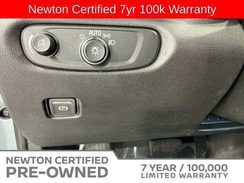 Used 2025 Chevrolet Blazer LT FWD image 36