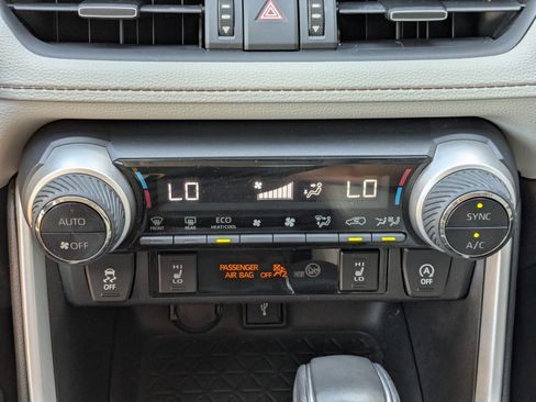 Used 2021 Toyota RAV4 XLE Premium AWD/4WD image 24