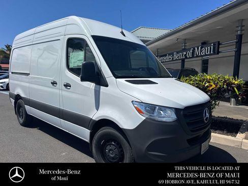 Used 2025 Mercedes-Benz Sprinter 2500 image 1