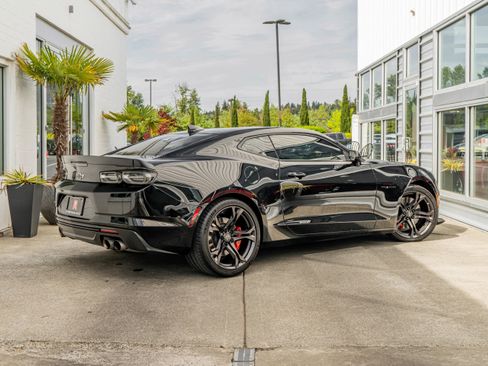 Used 2022 Chevrolet Camaro SS RWD image 7