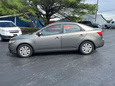 Used 2010 Kia Forte EX FWD image 2