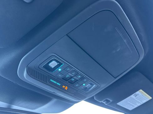 Used 2020 Ford Explorer Limited image 24