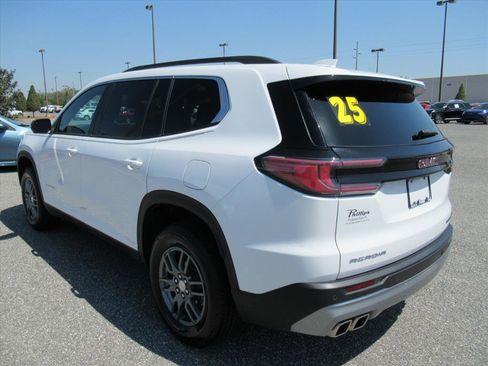 Used 2025 GMC Acadia Elevation image 5