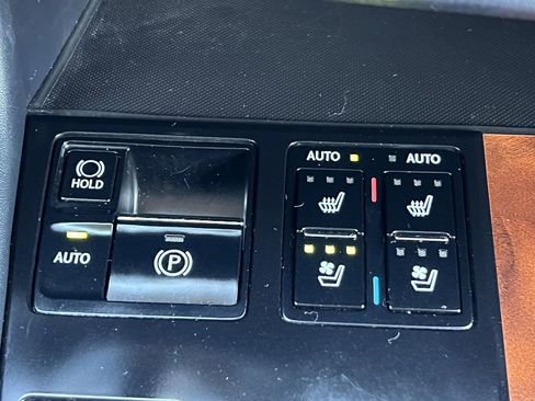 Used 2019 Lexus RX 350L w/ Premium Package image 7