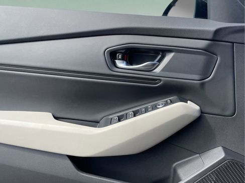 Used 2025 Honda Accord SE image 15