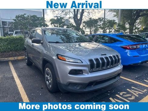 Used 2016 Jeep Cherokee Sport FWD image 1