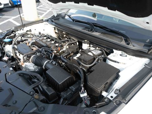 Used 2025 Honda Accord SE image 32
