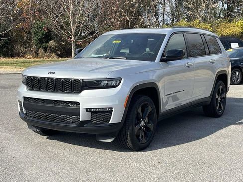 New 2025 Jeep Grand Cherokee L Limited w/ Luxury Tech Group II AWD/4WD image 3