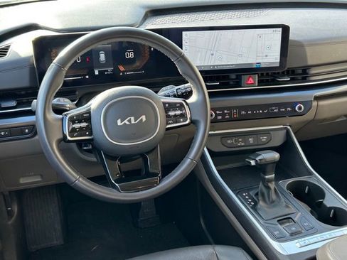 Used 2025 Kia Carnival image 15