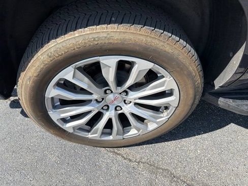 Used 2023 GMC Yukon Denali w/ LPO, Floor Liner Package AWD/4WD image 15