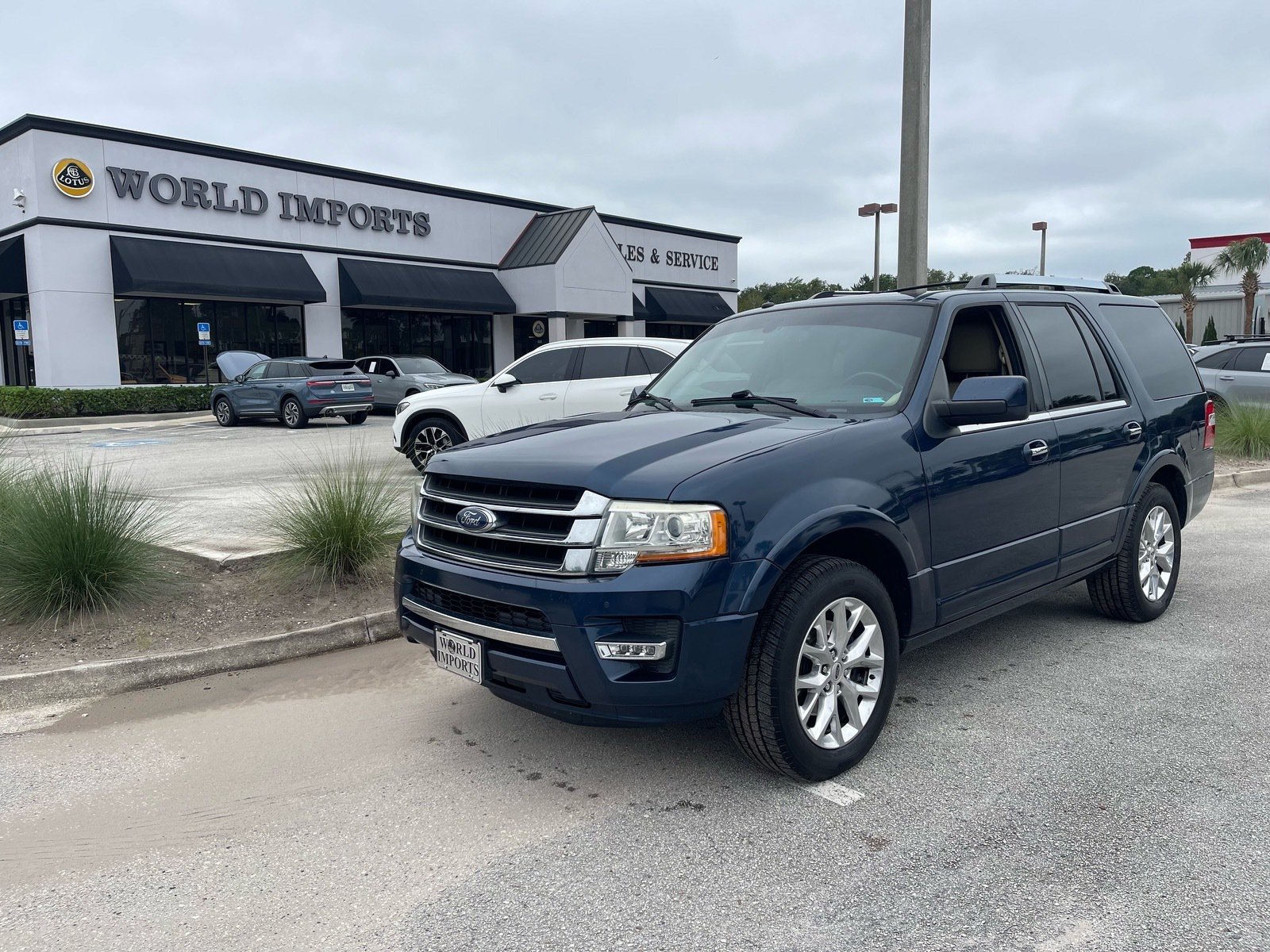 Used 2017 Ford Expedition Limited w/ Equipment Group 301A RWD image 53