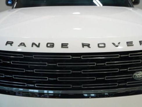 Used 2024 Land Rover Range Rover SE AWD/4WD image 4