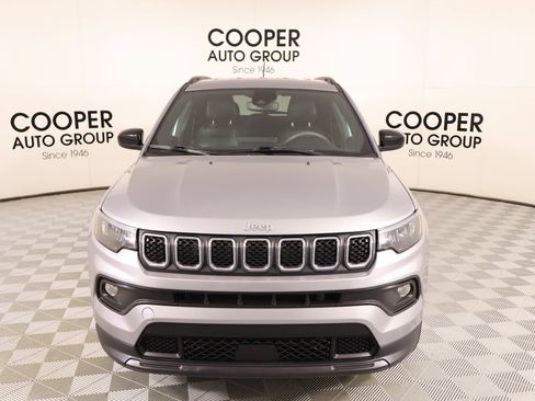 Used 2024 Jeep Compass Latitude AWD/4WD image 7
