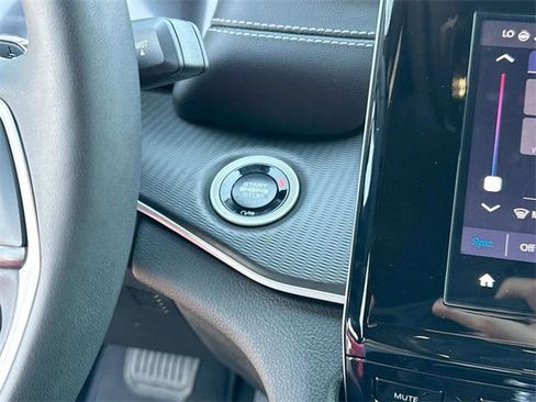 Certified 2024 Jeep Grand Cherokee L Altitude image 29