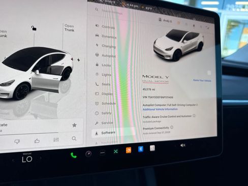Used 2022 Tesla Model Y Performance AWD/4WD image 22