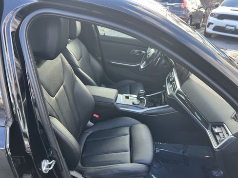 Used 2021 BMW 330i xDrive Sedan w/ Premium Package image 27