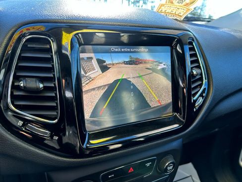 Used 2019 Jeep Compass Limited image 22