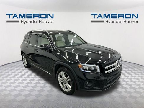 Used 2023 Mercedes-Benz GLB 250 4MATIC w/ Premium Package image 7