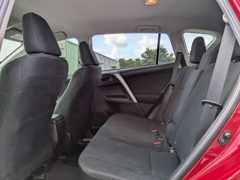 Used 2016 Toyota RAV4 LE FWD image 10