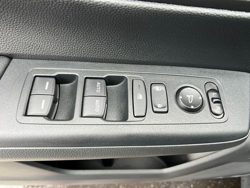 Used 2023 Honda CR-V EX image 12