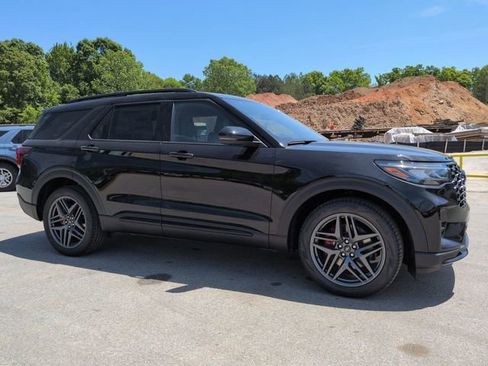 New 2026 Ford Explorer ST RWD image 2