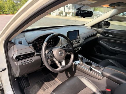 Used 2019 Nissan Altima 2.5 SR w/ SR Premium Package FWD image 19