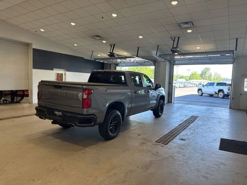 Used 2021 Chevrolet Silverado 1500 Custom Trail Boss w/ Safety Confidence Package AWD/4WD image 7