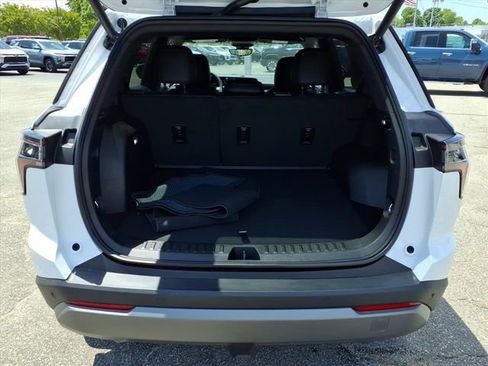 New 2026 Chevrolet Equinox LT FWD image 4