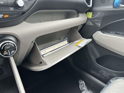 New 2026 Hyundai Venue SEL FWD image 17