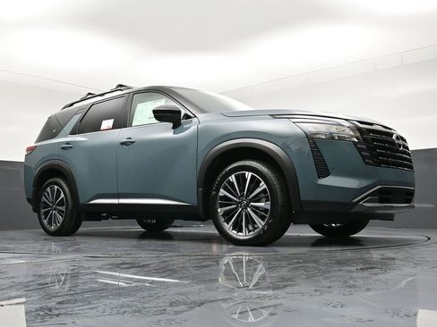 New 2026 Nissan Pathfinder Platinum image 31