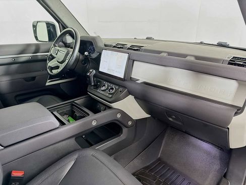 Used 2022 Land Rover Defender 110 S AWD/4WD image 30