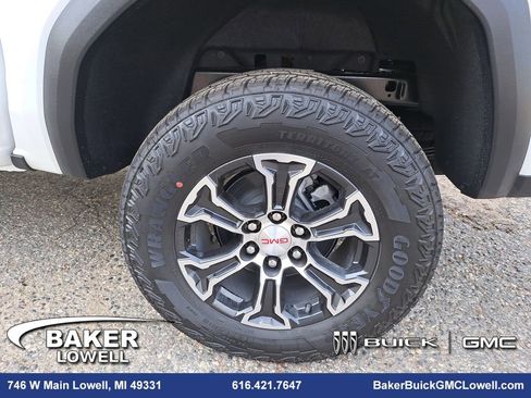 New 2025 GMC Canyon AT4 image 32