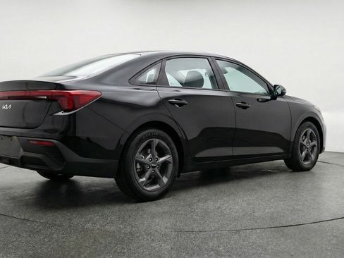 Used 2025 Kia K4 LXS image 9