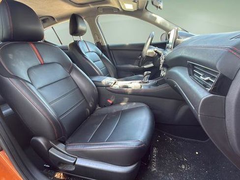 Used 2024 Nissan Sentra SR w/ SR Premium Package FWD image 11