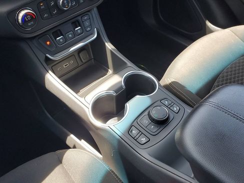 Used 2021 GMC Terrain SLE w/ Driver Convenience Package AWD/4WD image 29