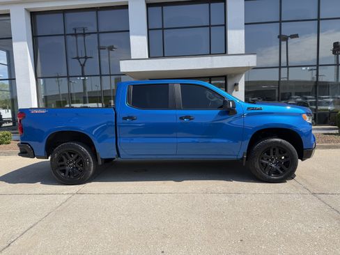 Used 2023 Chevrolet Silverado 1500 LT Trail Boss w/ Convenience Package II image 3