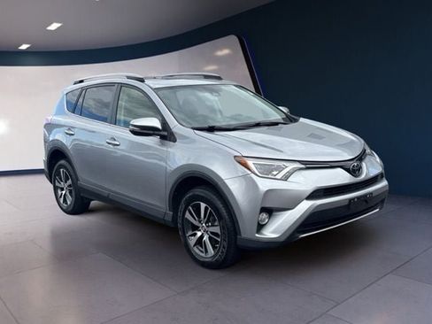 Used 2018 Toyota RAV4 XLE AWD/4WD image 7