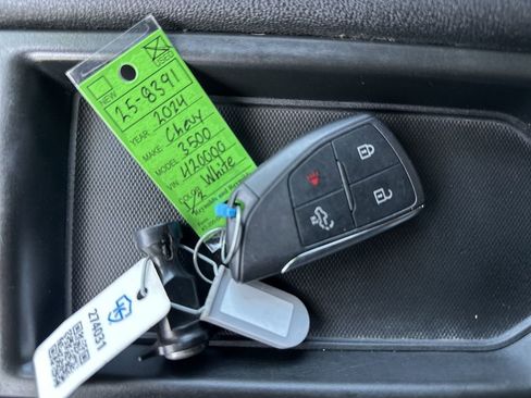 Used 2024 Chevrolet Silverado 3500 LT image 22